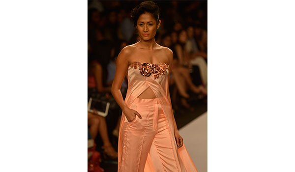 WHY YOU OUGHT TO LOVE ROSE GOLD