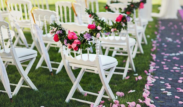 6 GORGEOUS WAYS TO USE FLOWERS FOR WEDDING DÉCOR