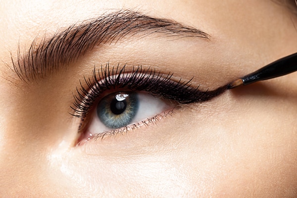 Makeup for big eyes tips 8: Lashes Makeup for big eyes tips 8: Lashes
