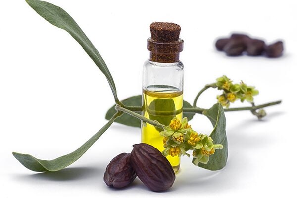 #4 Neem oil massage