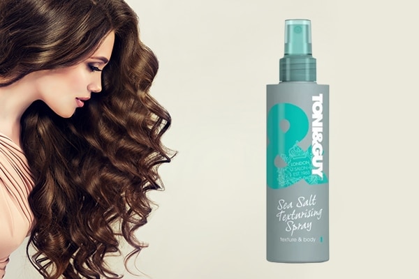 Spruces up dry hair Spruces up dry hair