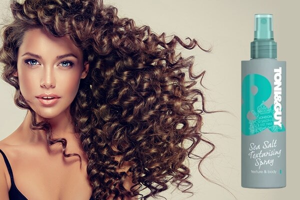 Spruces up dry hair Spruces up dry hair