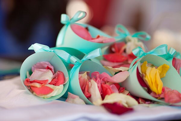 Floral hangings in mason jars Floral hangings in mason jars