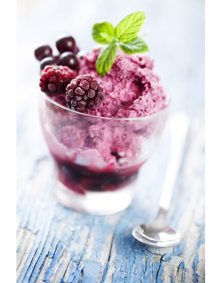 fruit cupcakes try this monsoon strawberry icecream 430x550 fruit cupcakes try this monsoon strawberry icecream 430x550