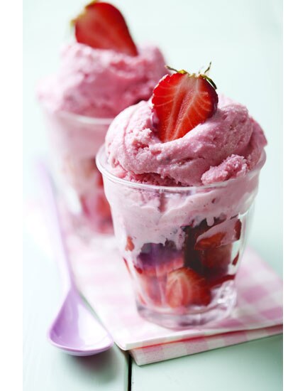 fruit cupcakes try this monsoon strawberry icecream 430x550 fruit cupcakes try this monsoon strawberry icecream 430x550