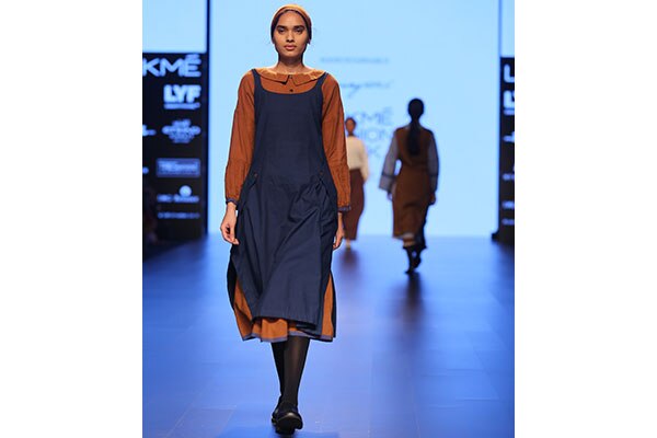 flowy anti fit dress flowy anti fit dress