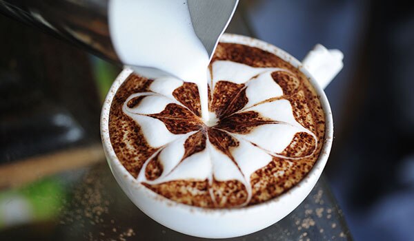 THE YUMMIEST EXAMPLES OF COFFEE ART TO WAKE YOU UP