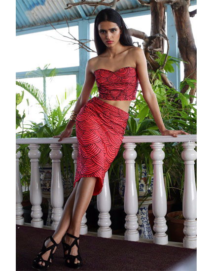 zara umrigar red scallop cropped bustier 430x550